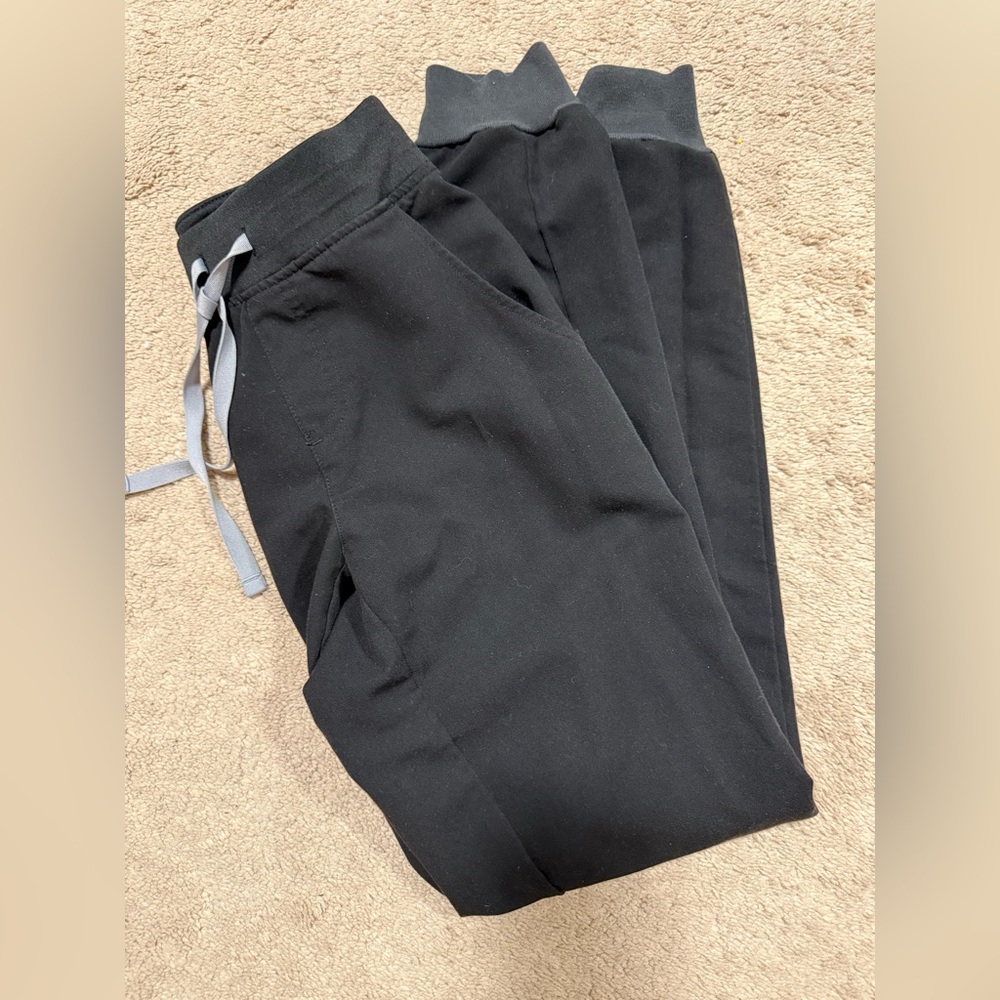XS/TALL Figs Zamora joggers